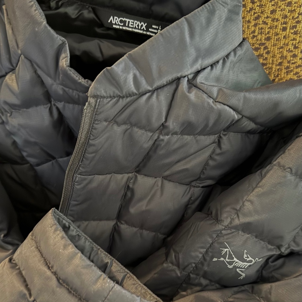 Arc’teryx Large Men’s Black Rico Puffy Jacket